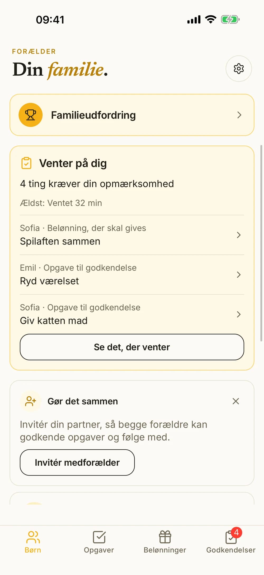 Forælderens overblik over Emil og Sofia og opgaver, der venter på godkendelse.